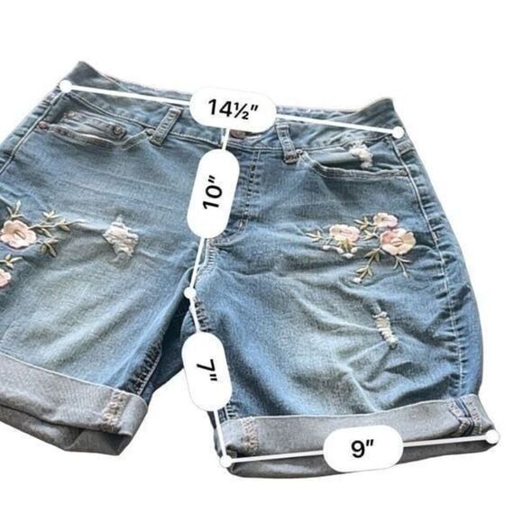 C Est 1946 denim Floral Embroidered Denim Jean Shorts size 6 - Picture 8 of 9